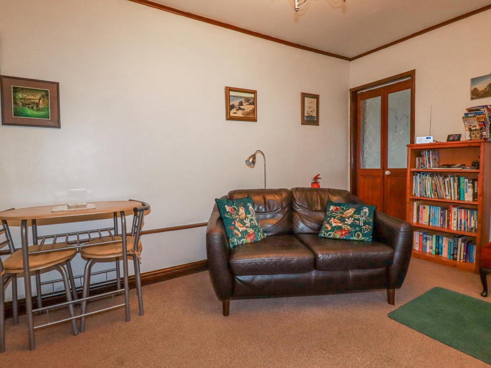 The Annexe, Laburnum
